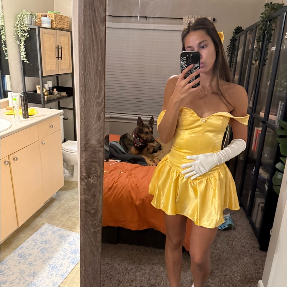 Belle costume